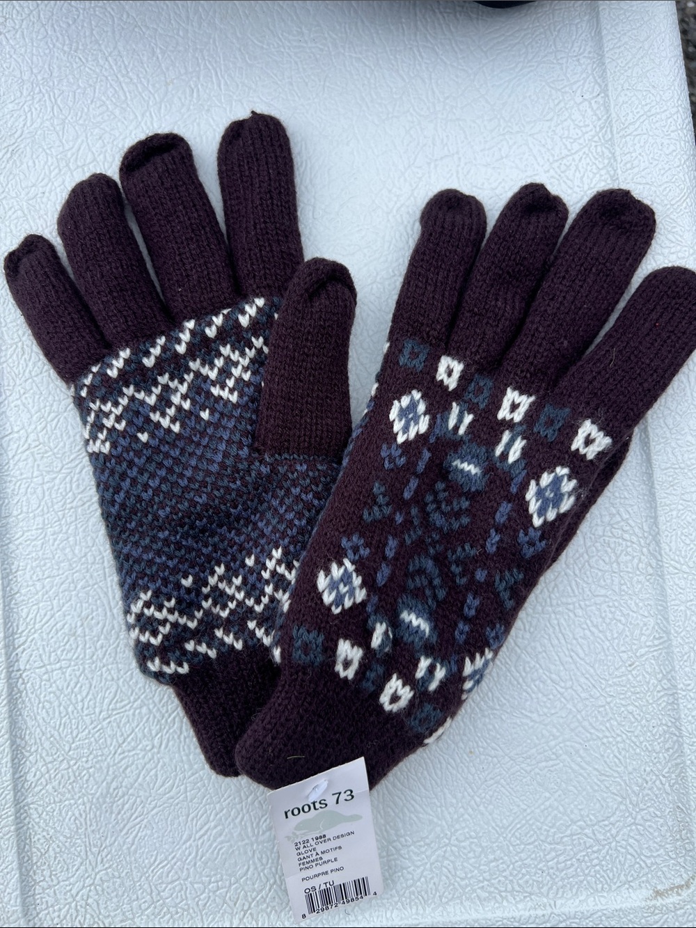 Roots Fair Isle Knit Gloves in Plum with Cream & Blue Accents
